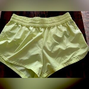 DSG women’s yellow shorts, excellent condition!